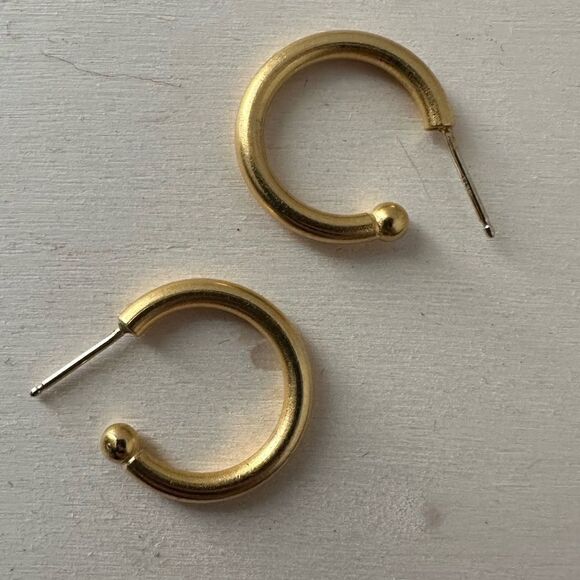 Vintage 14k Yellow Gold Hoop Earring With Ball Ending - Picture 1 of 9